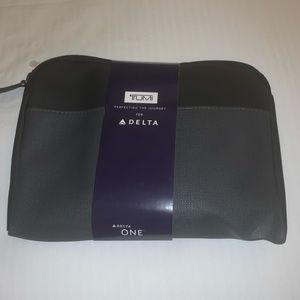 TUMI Toiletry Bag w/Travel Accessories New!